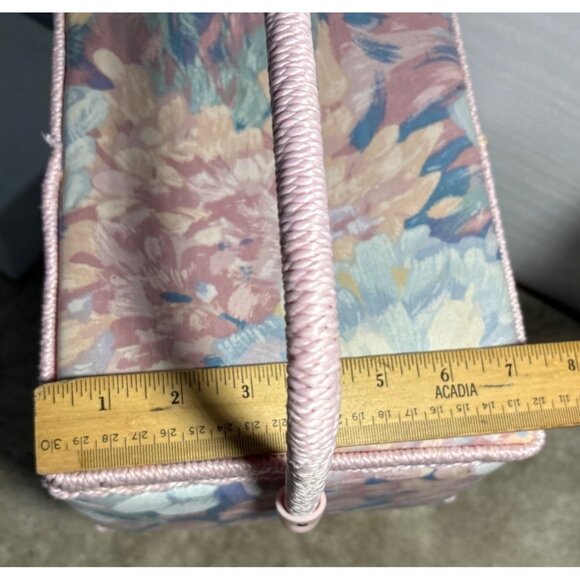 Vintage Floral Sewing Box With Accessories Pastel Pink 11 x 7.25" Wicker Handle - Picture 8 of 10